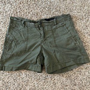 CALVIN KLEIN JEANS ARMY GREEN SHORTS SIZE 6
